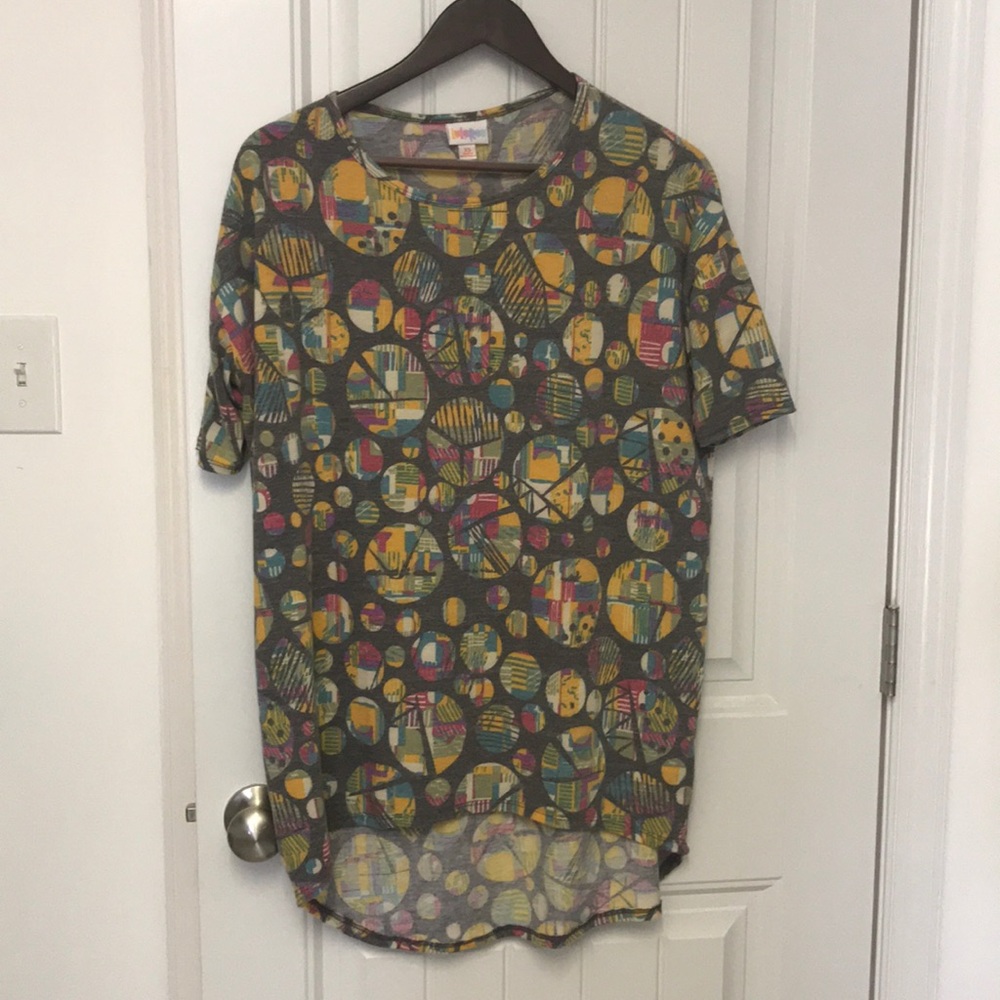 Lularoe XS Irma fun geometric pattern